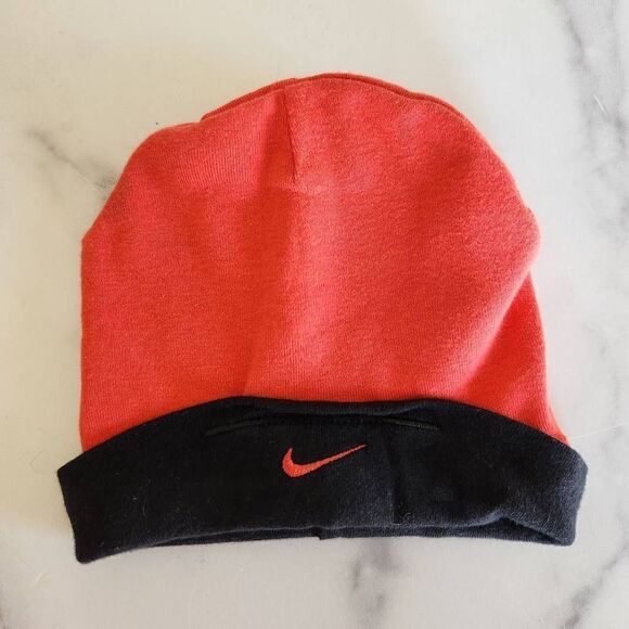 Nike beanie red black baby boy 0-6 month 100% cotton sporty head accessories - Picture 1 of 5